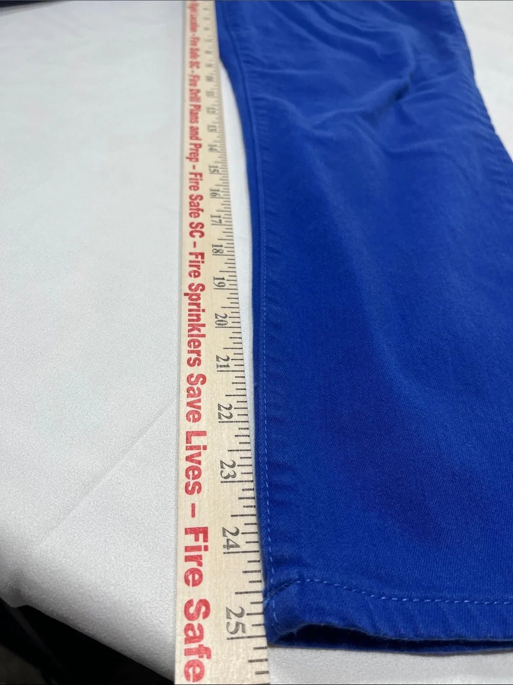 Chico’s So Slimming Girlfriend Slim Leg Crop Jeans Blue Size US 12